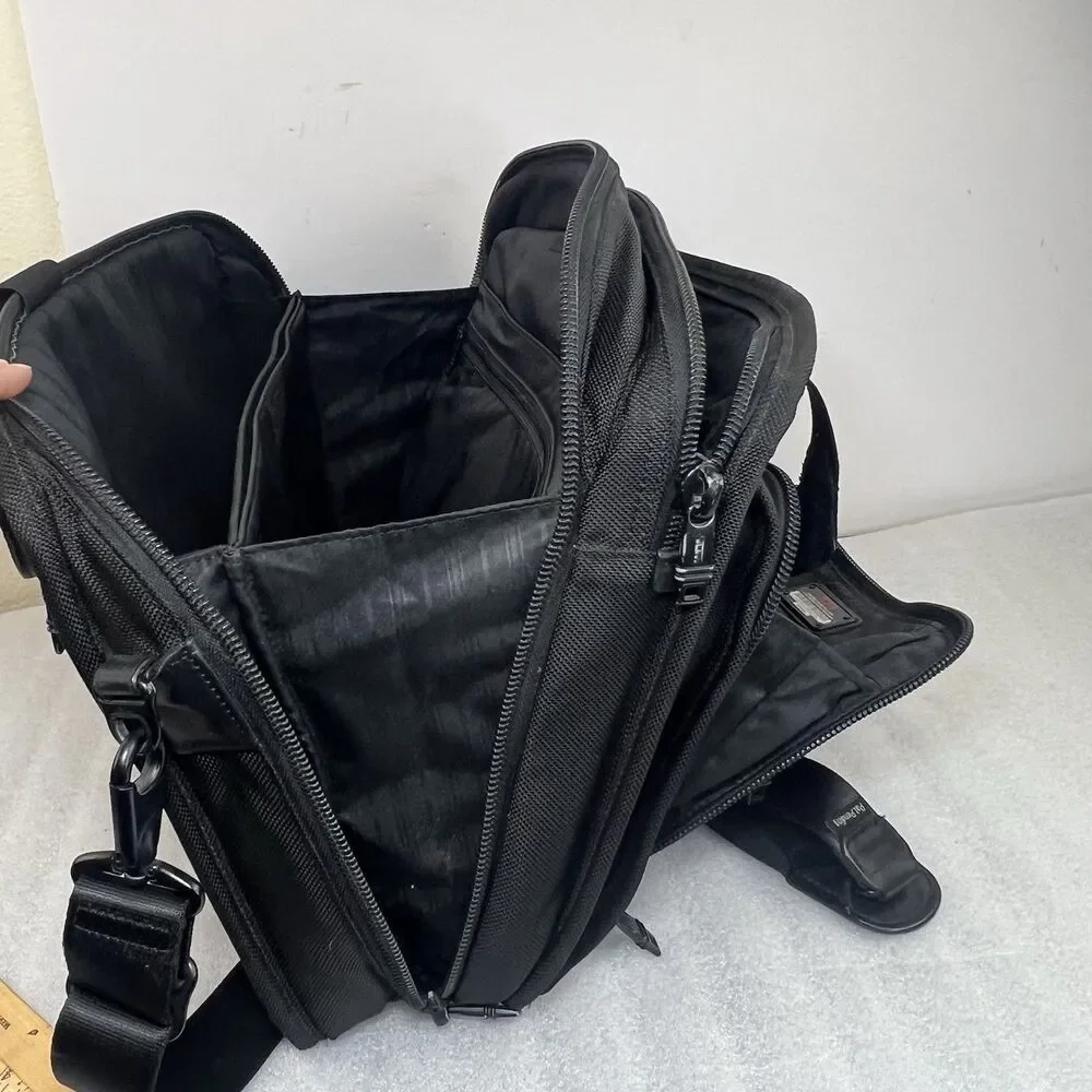 TUMI Alpha Expandable Organizer Briefcase Laptop Bag Black  26141 DH